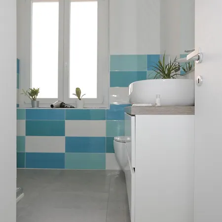 Azzurro Adriatico In Est * Genua